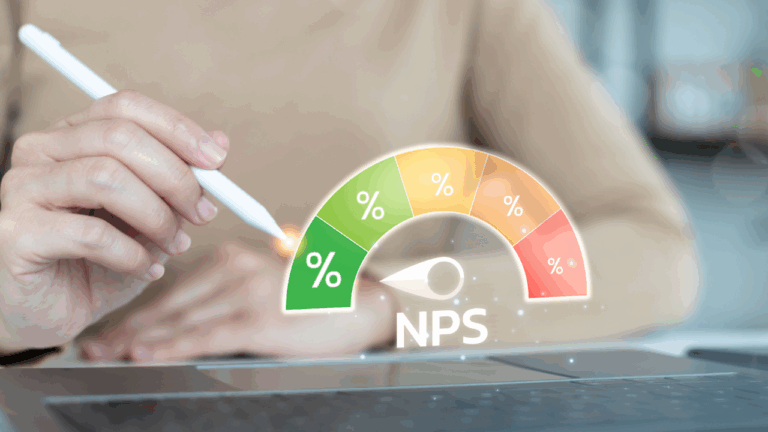 Pessoa interagindo com medidor de NPS em tela digital, representando o uso do NPS no varejo para avaliar a lealdade do cliente.