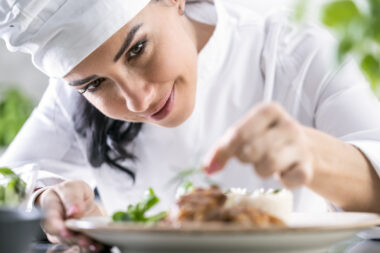alimentos com proteína no food service
